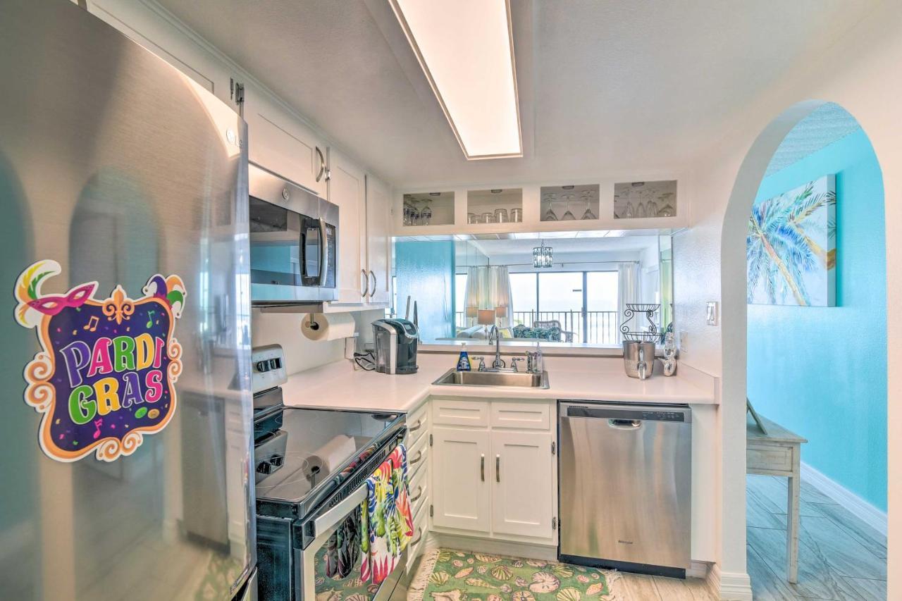 Apartment Oceanfront With Balcony And View! *