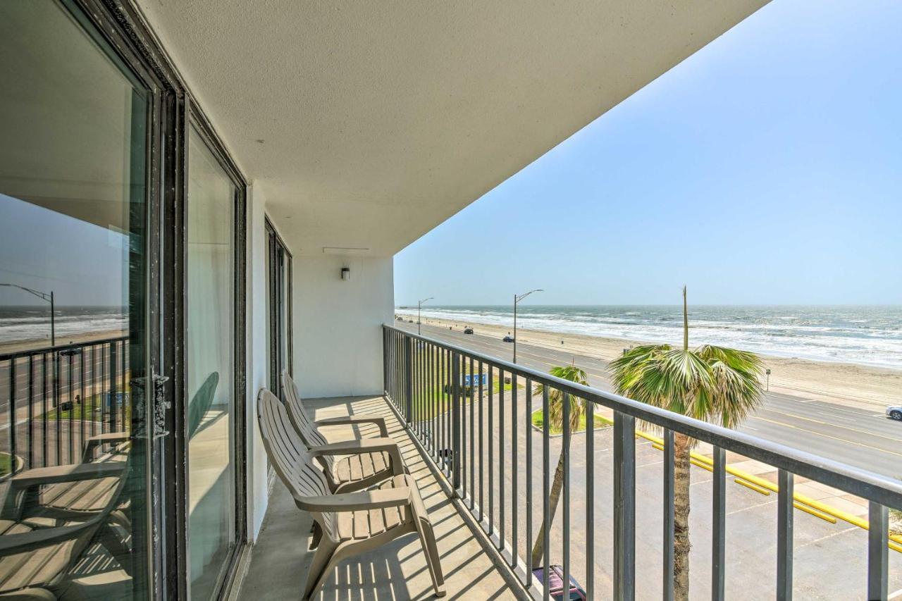 Apartment Oceanfront With Balcony And View!
